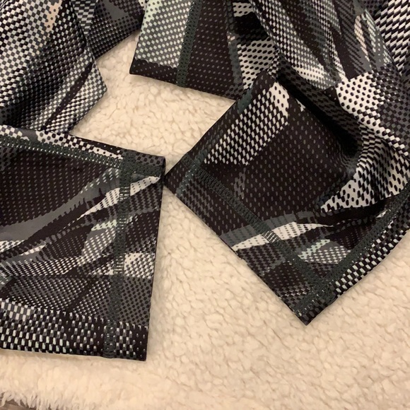 Zella Studio Lite - Picture 6 of 8